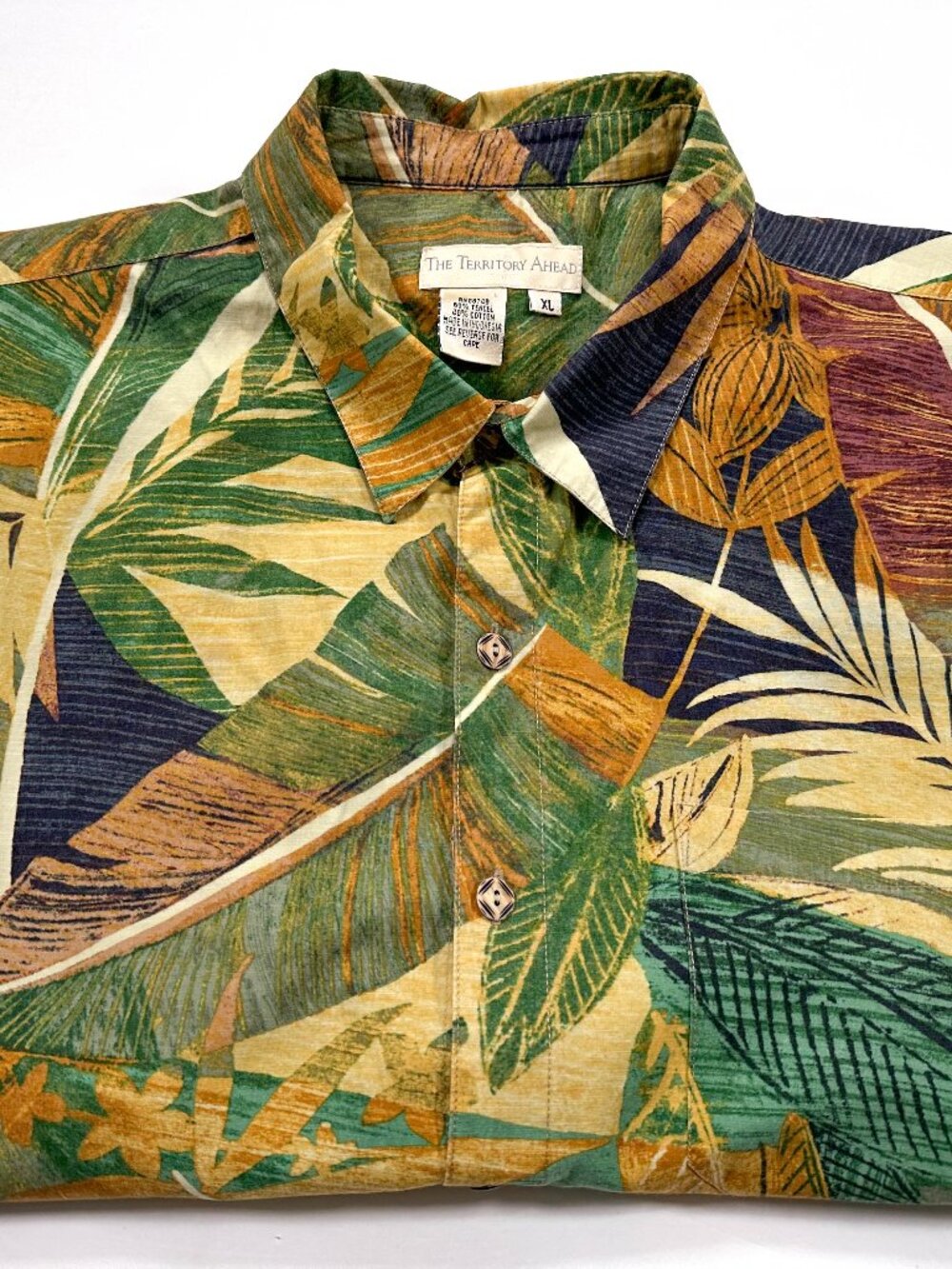 The Territory Ahead XL Short Sleeve Floral Leaves Colorful Hawaiian Button Shirt